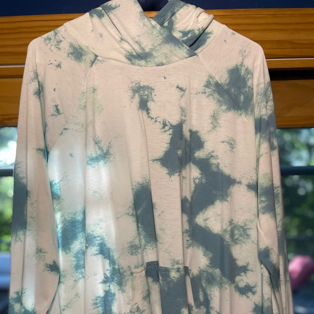 Like New Lularoe Amber. Tye Dye!